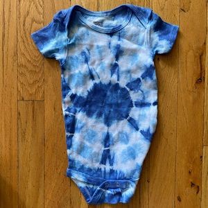 Shibori tie dye onesie 18 M